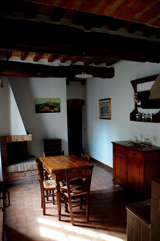 Agriturismo Castello Saltemnano Buonconvento Habitación foto